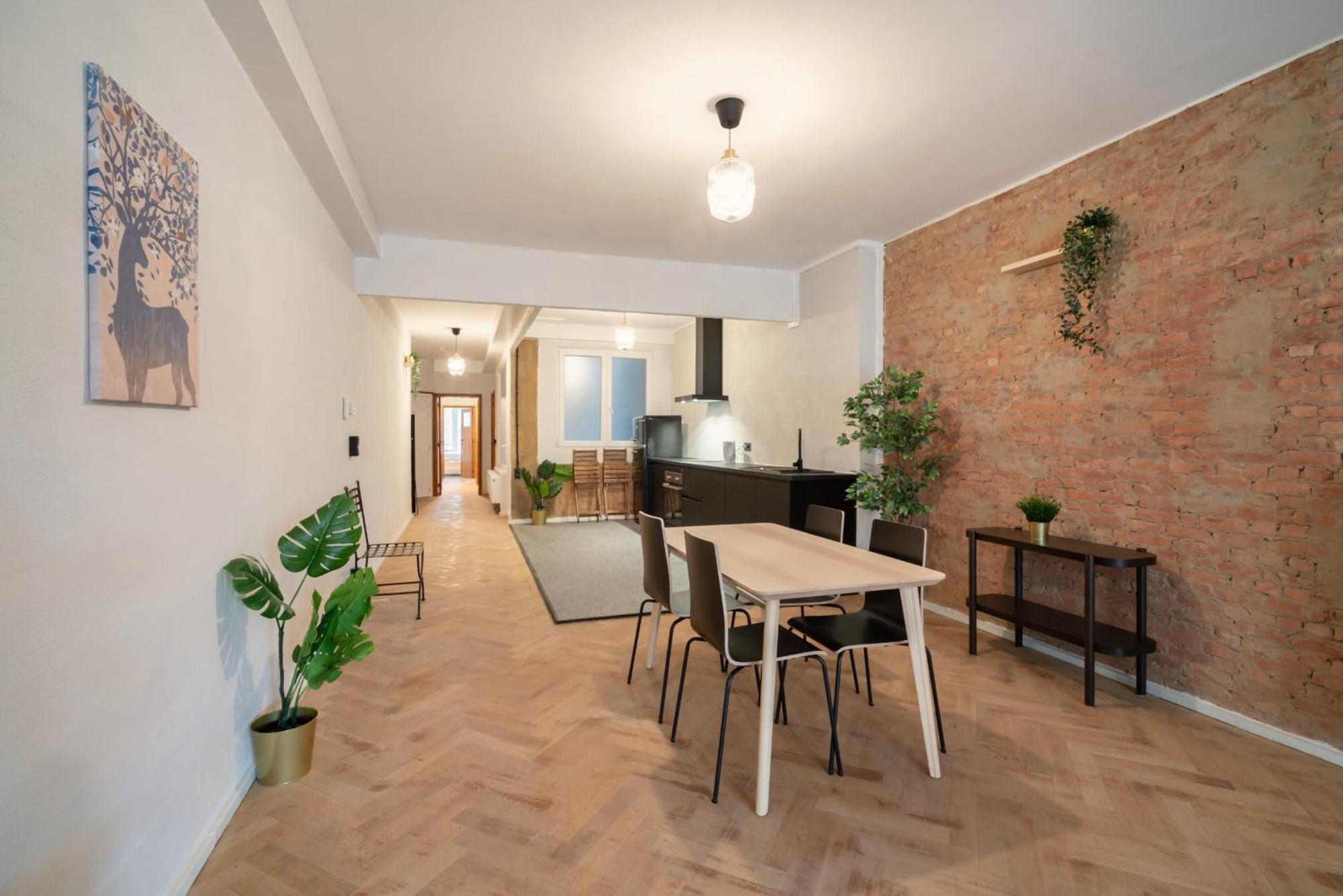 Two-Bedroom Apartments In The Heart Of أنتويرب المظهر الخارجي الصورة