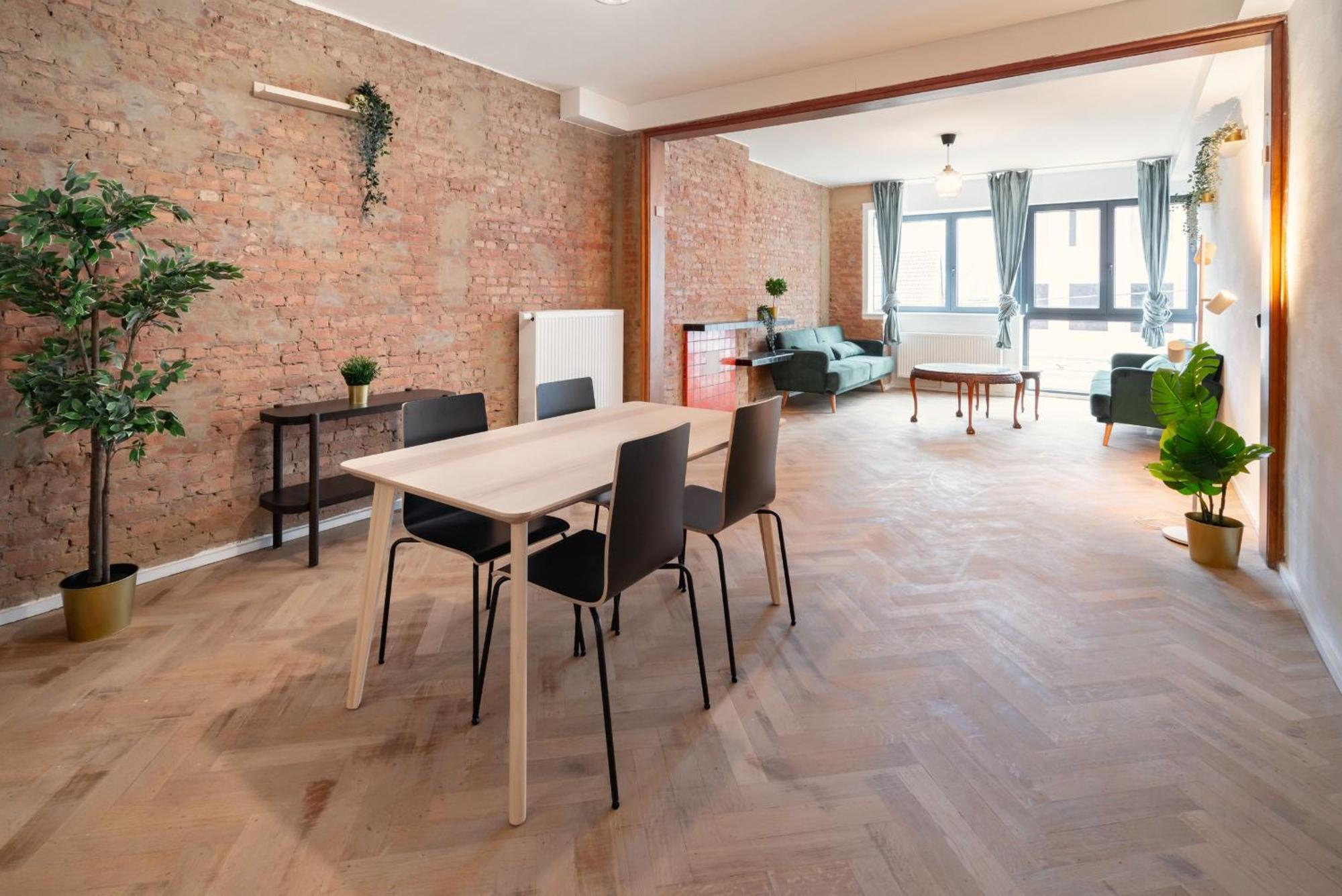 Two-Bedroom Apartments In The Heart Of أنتويرب المظهر الخارجي الصورة